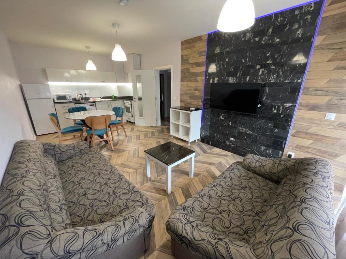 Sunny Apartment In Studentski Grad, Behind Unss Sofia Bagian luar foto