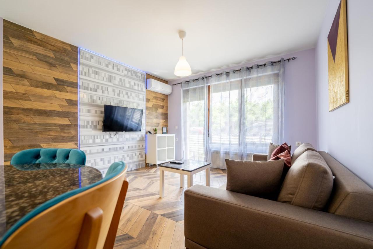 Sunny Apartment In Studentski Grad, Behind Unss Sofia Bagian luar foto