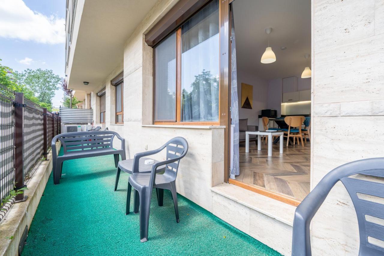 Sunny Apartment In Studentski Grad, Behind Unss Sofia Bagian luar foto