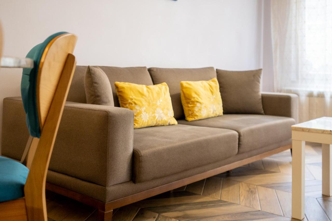 Sunny Apartment In Studentski Grad, Behind Unss Sofia Bagian luar foto
