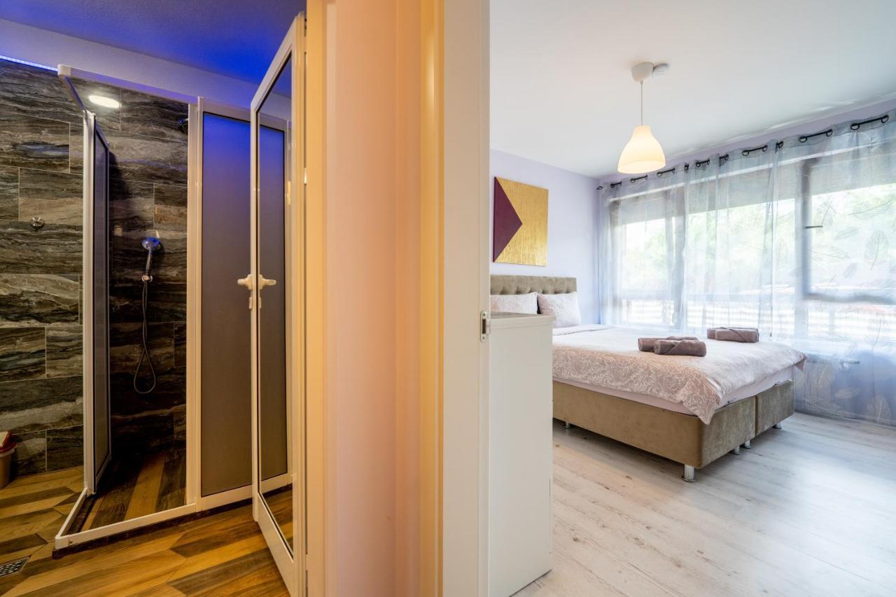 Sunny Apartment In Studentski Grad, Behind Unss Sofia Bagian luar foto