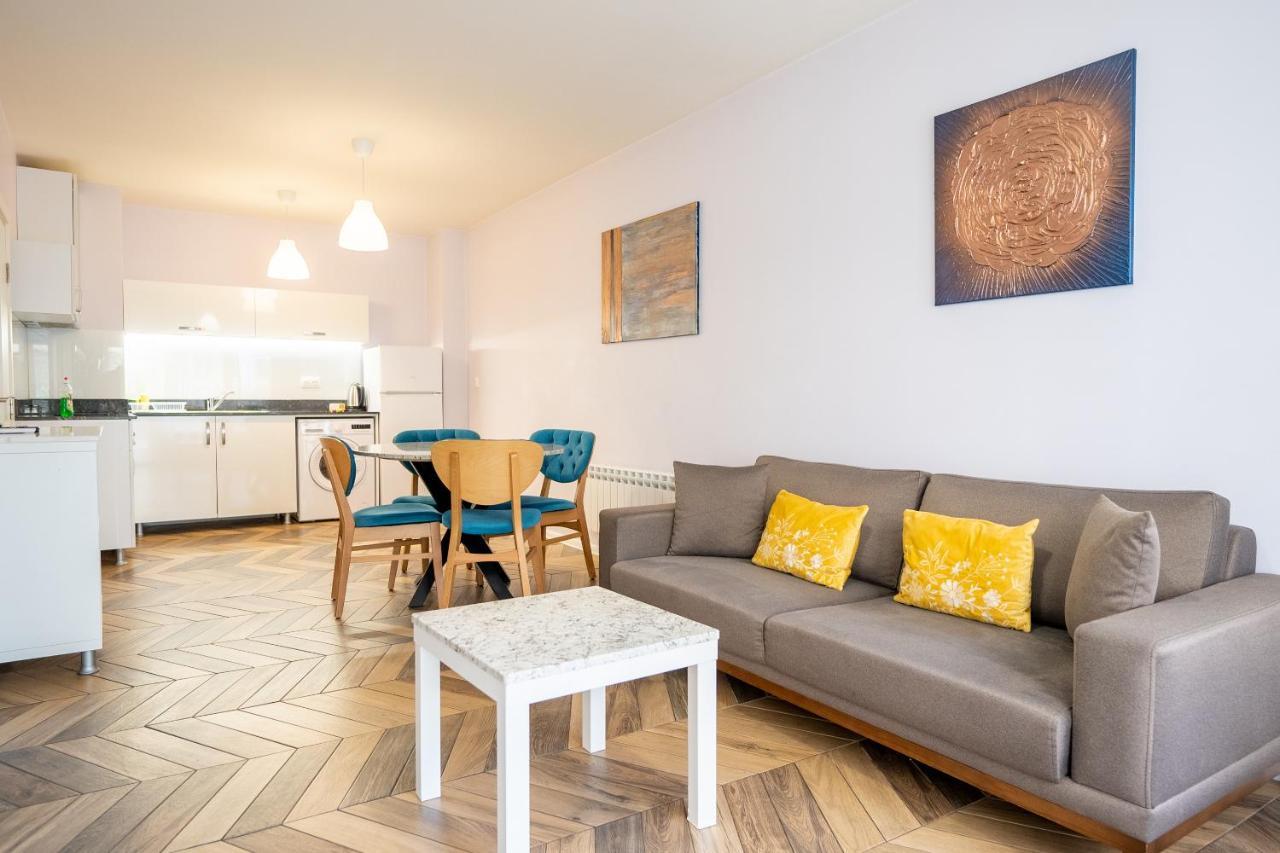 Sunny Apartment In Studentski Grad, Behind Unss Sofia Bagian luar foto