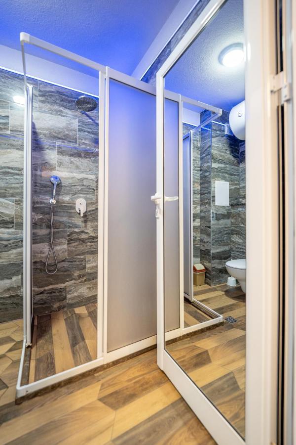 Sunny Apartment In Studentski Grad, Behind Unss Sofia Bagian luar foto