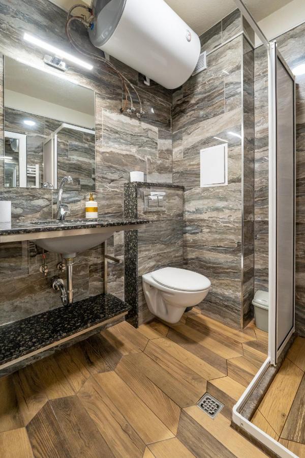 Sunny Apartment In Studentski Grad, Behind Unss Sofia Bagian luar foto
