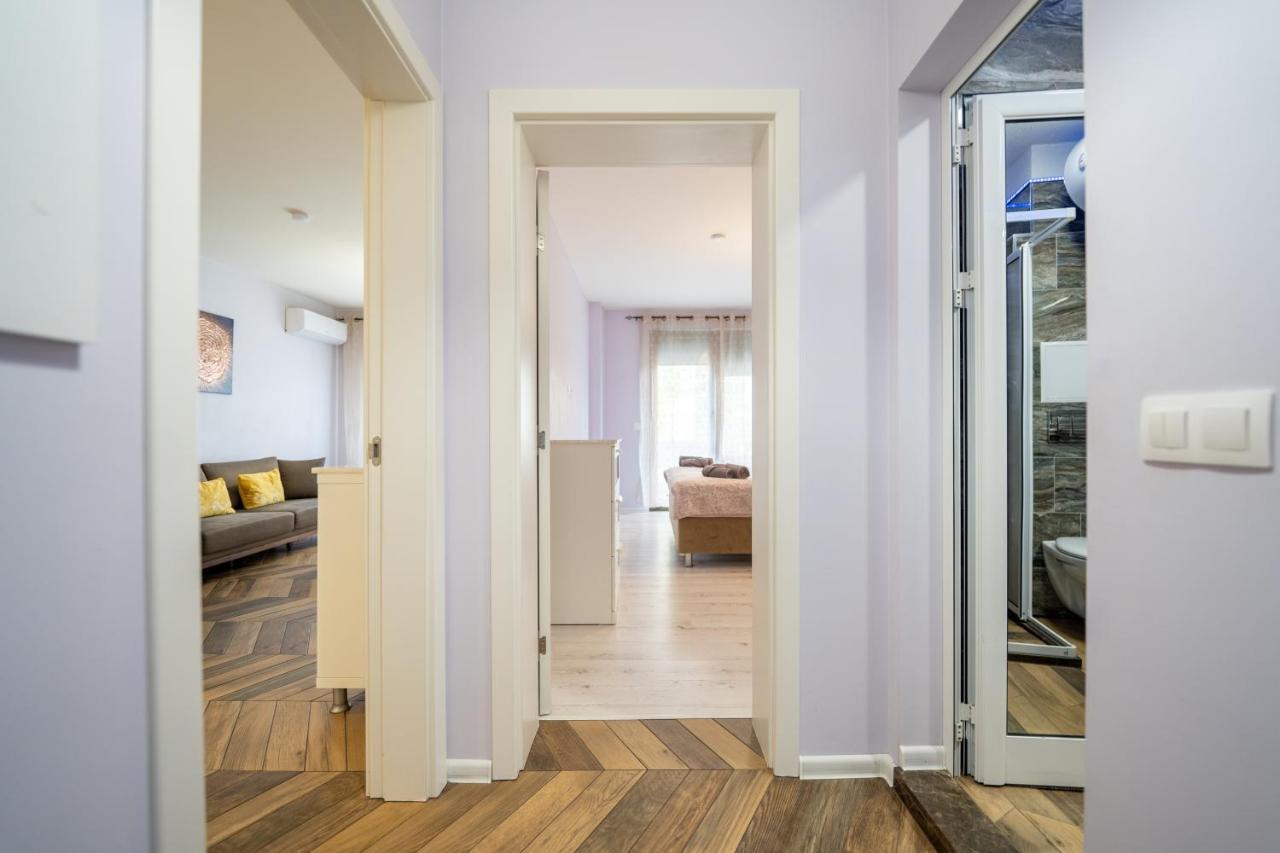 Sunny Apartment In Studentski Grad, Behind Unss Sofia Bagian luar foto